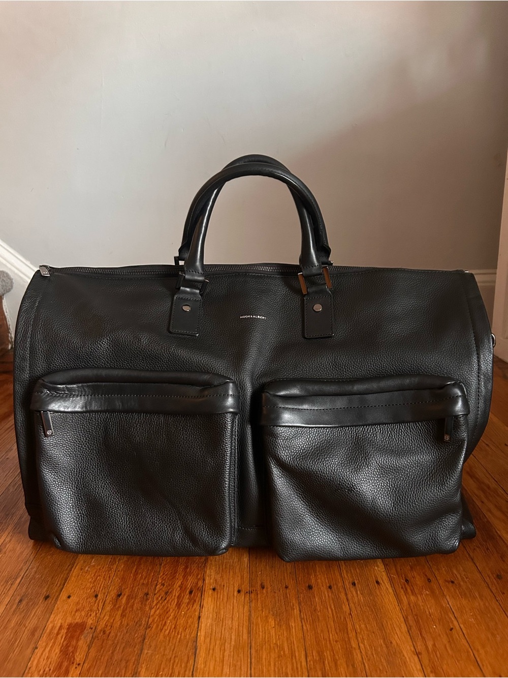Hook + Albert Pebbled Leather Garment Weekender Bag Black Luxury Travel